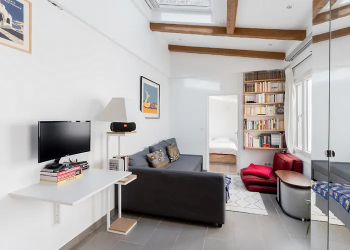 Cozy And Modern Apartment In Paris